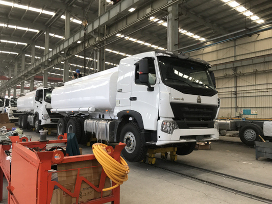 RHDの交通機関の多色刷りの任意のための頑丈な石油タンカーの貨物自動車