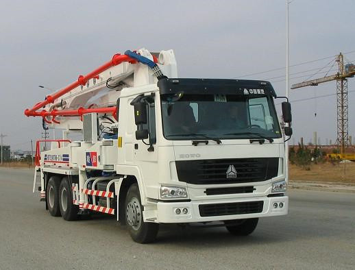39 M3 - 125mの³は4本のセクション腕HDT5291THB-39/4を搭載する具体的なポンプ トラックを出力しました