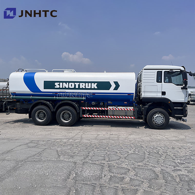 HOWO TX 20000リットルの水タンク トラック 道路清掃用の水噴霧スプリングラー