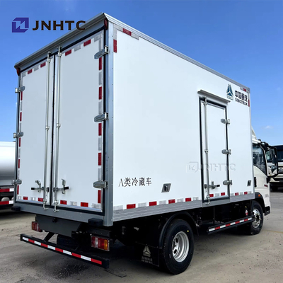 新しいHOWO 冷蔵庫 トラック 3t 4t 5t 4x2 軽食 トラック 冷蔵庫 トラック 工場 最新