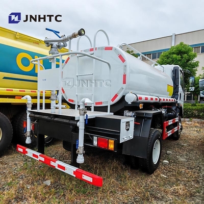 NEW HOWO 軽水トラック 4x2 5000リットル 5トンの水輸送タンカー トラック価格