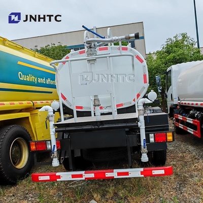 NEW HOWO 軽水トラック 4x2 5000リットル 5トンの水輸送タンカー トラック価格