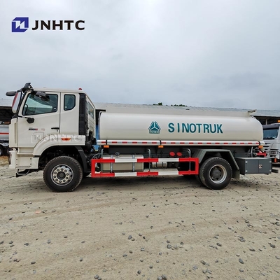 Howo NX ウォーターアンカー トラック 4x2 200-380hp 駆動車 噴水タンク トラック 良い価格