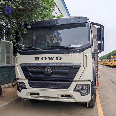 HOWO 道路掃除機 トラック 4X2 搭載道路塩分散布機 雪清掃機