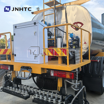HOWO 4X2道路建設トレーラー アスファルト配送トラック アスファルトプリミングのためのスプレーバー