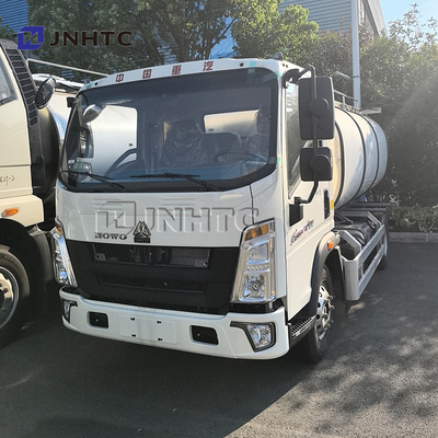 HOWO 8cbm 燃料タンカー トラック 軽量 オイルタンク トラック 移動式補給 トラック アルミ燃料タンク 販売