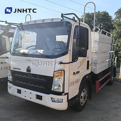 HOWO ミニ 3000L 水用トラック 霧砲付き 多機能の採掘用粉塵除去トラック