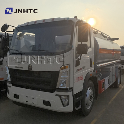 HOWO 燃料タンカー トラック 4X2 8cbm 軽量 オイルタンカー トラック