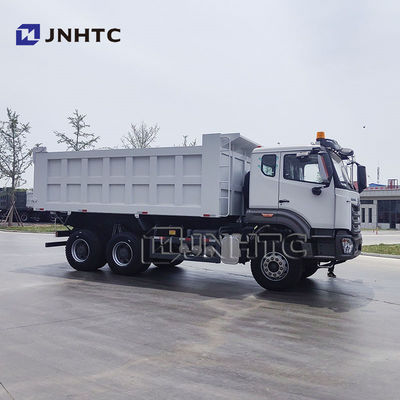 シノトラック Howo NX 400HP チッパー 6x4 重量 10輪 20トンのキャリア ユーロ 2 排出量 ディーゼル燃料 左方向 ダンプトラック