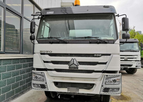 白い10CBMトラックミキサのトラック、RHD 10はトラックミキサ ポンプ トラックを動かします