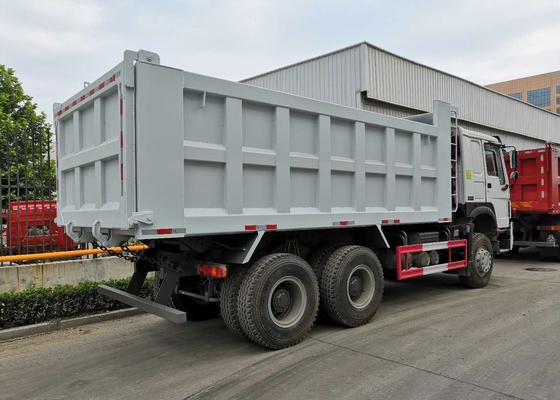 中間の持ち上がるシステムSINOTRUK HOWOダンプTruck371HP 6X4 20CBM負荷25トンの