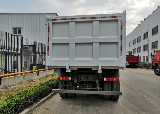中間の持ち上がるシステムSINOTRUK HOWOダンプTruck371HP 6X4 20CBM負荷25トンの