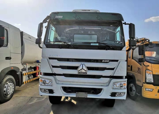 10タイヤSINOTRUK HOWOの貨物トラックのシャーシのユーロ2 LHD 6X4 336HP HW76の小屋