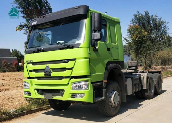 SINOTRUK HOWO 6X4 10の車輪のトラクターのトラック