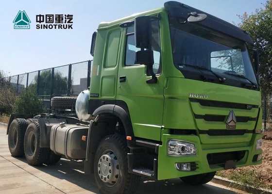 SINOTRUK HOWO 6X4 10の車輪のトラクターのトラック