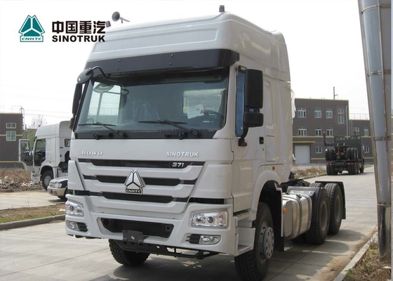 6x4 10タイヤの牽引50T Euro2 Sinotruk HowoのトラクターのトラックLhd 371hp Zz4257s3241v