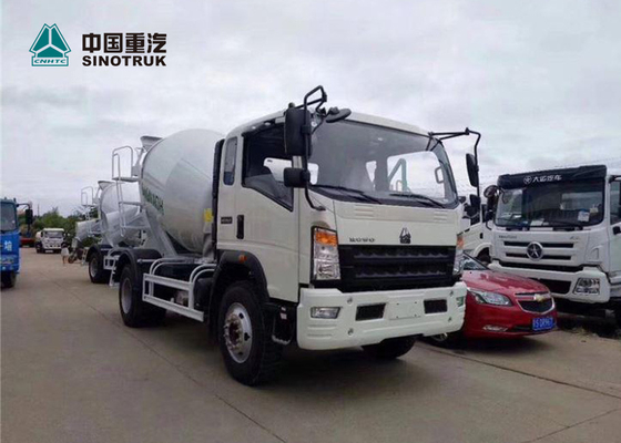 Howo 4x2 4CBMの白い色の小型トラックミキサのトラックは工場で準備ができている