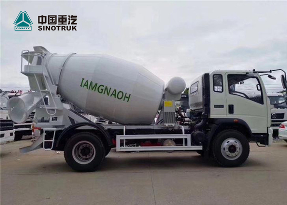 Howo 4x2 4CBMの白い色の小型トラックミキサのトラックは工場で準備ができている