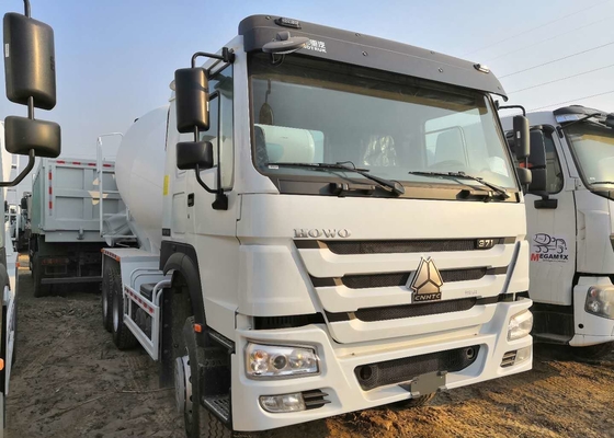 Sinotruk Howo7 10M3 6x4 Euro2 336hp 371hpのトラックミキサのタンクローリー10の車輪