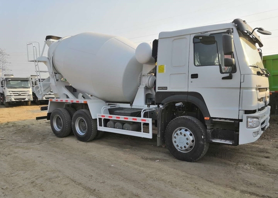Sinotruk Howo7 10M3 6x4 Euro2 336hp 371hpのトラックミキサのタンクローリー10の車輪