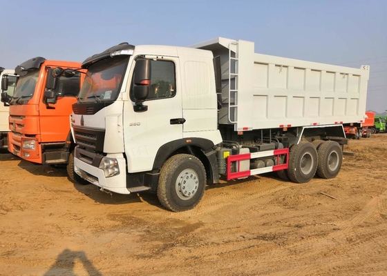 負荷白いHowo 6x4のダンプカー トラック3の車軸ダンプ トラックの頑丈な30トンの