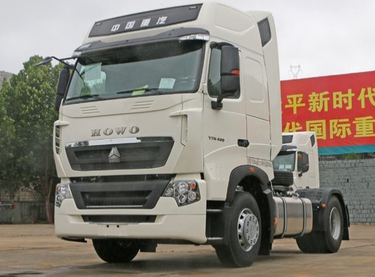 白いSINOTRUK HOWO 4X2の索引車のトラックのトラクターの頭部336HP ZZ4257S3248V