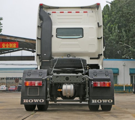 白いSINOTRUK HOWO 4X2の索引車のトラックのトラクターの頭部336HP ZZ4257S3248V