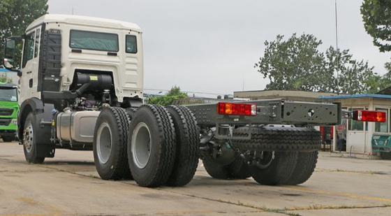 白い色SINOTRUK HOWO 6X4の重い貨物トラックの290HP HF7/HF9フロント・アクスル40Ton