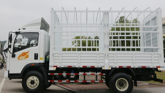 SINOTRUK 4x4の貨物トラック380hp HW76高いデッキのタクシーとの40トン容量