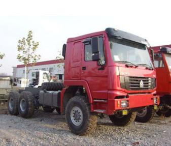Sinotrukのオフロード重い貨物トラック6x6すべての車輪ドライブZZ1311M3861V 350hp