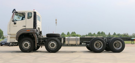 SINOTRUK HOHAN 8X4の重い貨物トラック30-52のトンZZ1315M4666C1の低い燃料消費料量