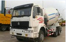 Sinotruk SWZの具体的なPumper 16cbm 6x4 16m3の容量および10は変速機を促進します