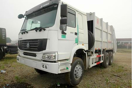 6x4ユーロIIのエミッション規格の屑のコンパクターのトラック、密集したごみ収集車12m3