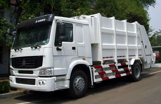 白い色12m3の廃物のコンパクターのトラックSINOTRUK HOWO 4x2 6000Lの容積