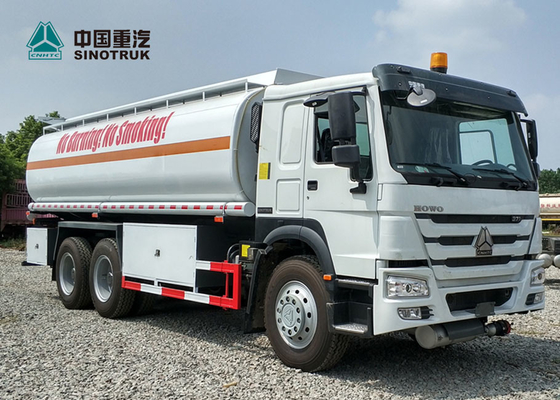 HOWOのユーロ2の336燃料タンクのトラック、石油タンカーのトラック25CBMペイロード20トンの