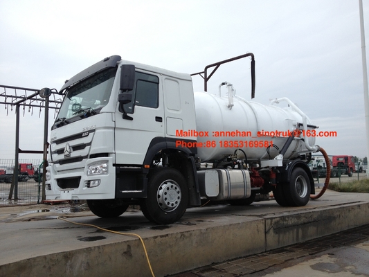 SINOTRUK HOWOの下水の吸引のトラック10000L-15000L 4X2 6は廃液のトラックを動かします