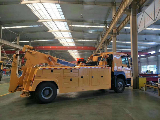 Sinotruk Howo7 Euro2 10-15Tのレッカー車4x2 6は336hp力と動きます