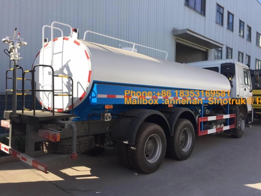 6 x 4 Sinotruk Howo7のスプレー システムが付いている20000L 371hpの給水車
