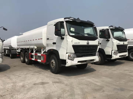 トラック21000リットルのSinotruk Howo A7 6x4の燃料タンクのLhd厚さ4つのMmのタンク