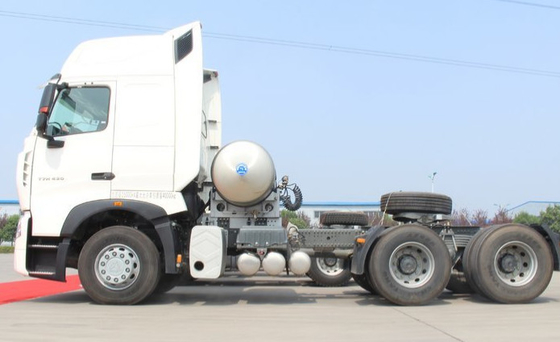 白いSINOTRUK 371HPの索引車のトラック10のタイヤのHowoのトラクターの頭部のトラック
