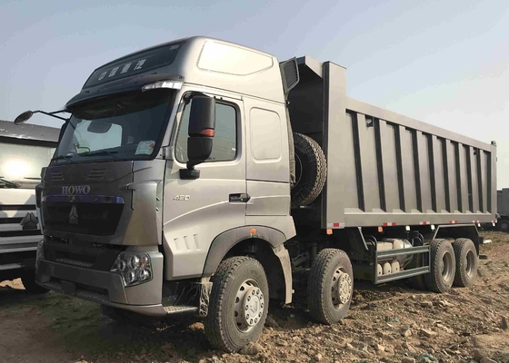 Howo A7 12の荷車引きのダンプ トラックの倍の燃料庫のユーロ4の420hp高い屋根のタクシー