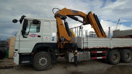 Sinotruk Howo 6x4のトラックはクレーン ユーロ2の左手の運転者の右手の運転者を取付けました