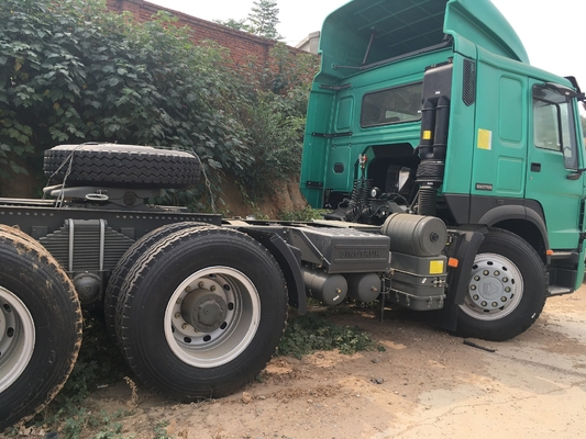 371hp SINOTRUK HOWO 6*4の索引車のトラックの白い色のディーゼル機関