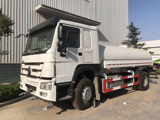 20000L-30000L 336hp LHD Sinotruk Howo7 6x4 10は水タンカーの貨物自動車を動かします