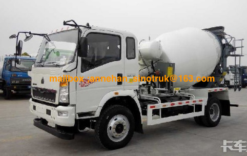 Sinotruk Howoの高性能4-6M3のミキサーのタンクローリー4x2 6の車輪