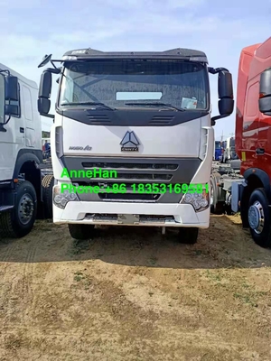 Euro4 4x2 6のタイヤのHowoのトラクターのトラック