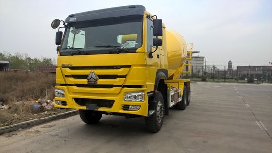 6x4 12立方メートルのSinotruk Howoの可動装置のトラックミキサのトラックのSinotruk Howo黄色い色