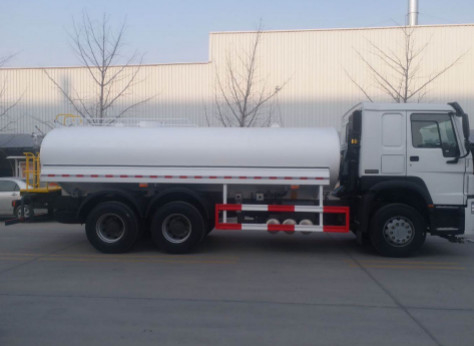 Sinotruk Howo 4x2 6x4 10000L水スプレーのトラック