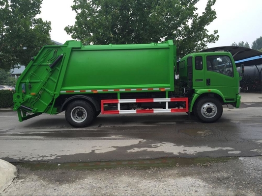 SINOTRUK HOWO 4*2は12m3廃物のコンパクターのトラックを密集させました