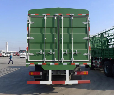 手動8x4 Sinotruk Howoの貨物トラック60トンのLHD